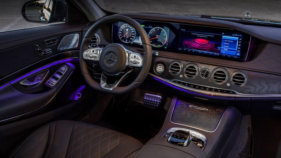 Интерьер Mercedes-AMG S63 4Matic+ Lang 2017 года  (WW) (фото 105 из 105)